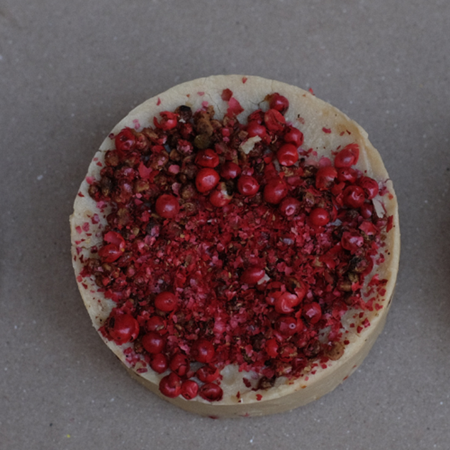 Imagen de QUESO CURADO DE CAJU Y PIMIENTA ROSADA - 150 g